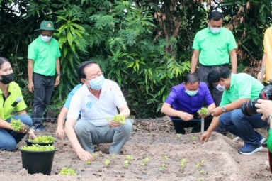 ประธานกรรมการ ธ.ก.ส. เยี่ยมชมงาน Smart Farmer และวิสาหกิจชุมชน จังหวัดศรีสะเกษและอุบลราชธานี