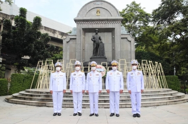 ประธานกรรมการ ธ.ก.ส. วางพวงมาลาวันปิยมหาราช