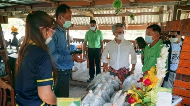กรรมการ ธ.ก.ส. ศึกษาดูงาน กฤตขจรฟาร์ม จังหวัดร้อยเอ็ด