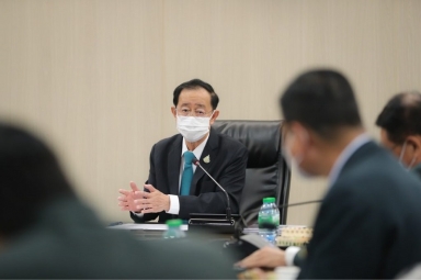รัฐมนตรีว่าการกระทรวงการคลัง ประธานกรรมการ ธ.ก.ส. การประชุมเพื่อมอบนโยบายงานสื่อสารการประชาสัมพันธ์ต่อคณะโฆษกธนาคาร